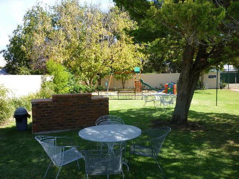 Nicholas Royal Motel - Accommodation Bookings 3