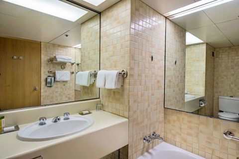 DoubleTree By Hilton Esplanade Darwin - Accommodation Bookings 12