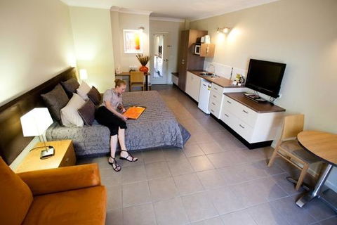 Spinifex Motel & Serviced Apartments - Accommodation Bookings 6