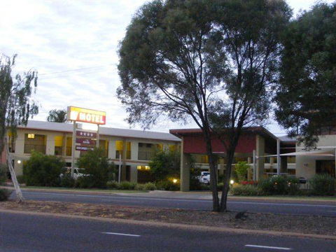 Spinifex Motel & Serviced Apartments - Accommodation Bookings 8