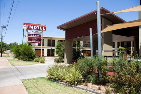 Spinifex Motel & Serviced Apartments - Accommodation Bookings 9