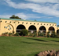 Tarcutta Halfway Motor Inn/Horse Hotel - Accommodation Bookings