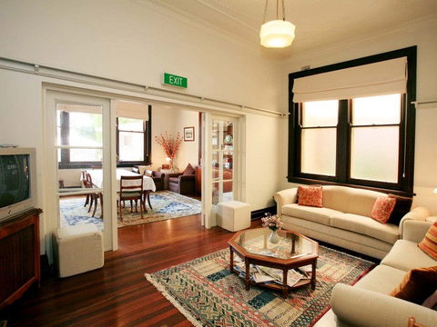 The Bank Guesthouse - Accommodation Bookings 2