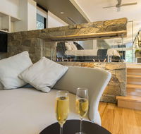 The Feathered Nest - Luxury Wildlife Retreat - Accommodation Bookings