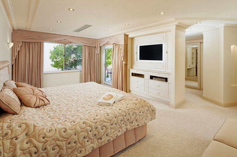 The Peninsula - Riverside Serviced Apartments - Accommodation Bookings 9