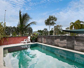 Beachside Tropical Retreat - Accommodation Bookings 1