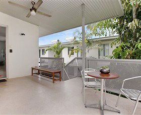 Beachside Tropical Retreat - Accommodation Bookings 3