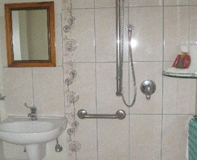 Bromeliad Bed And Breakfast - Accommodation Bookings 1