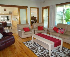 Acacia Park Farm House - Accommodation Bookings 6