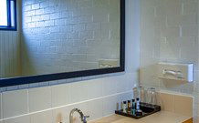 Country Roads Motor Inn - Accommodation Bookings 1