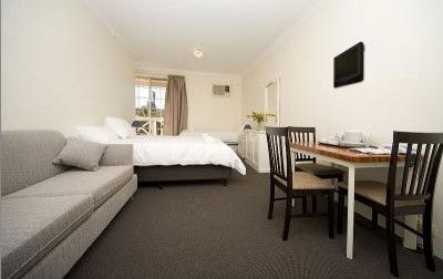 Aussie Settler Motel - Accommodation Bookings 1