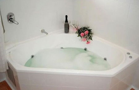 Charlotte Apartments - Accommodation Bookings 2