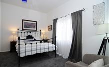 Bi J's - Accommodation Bookings 2