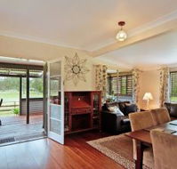 Woollamia Farm Cottage Accommodation - Accommodation Bookings