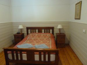 About Town Cottages - Yellow Gum Cottage - Accommodation Bookings 0