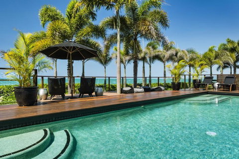 Trinity Beach Palace - Accommodation Bookings 13