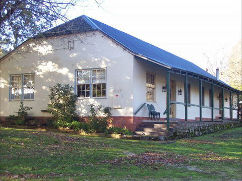 Colonial Inn Guest Rooms - Accommodation Bookings 1