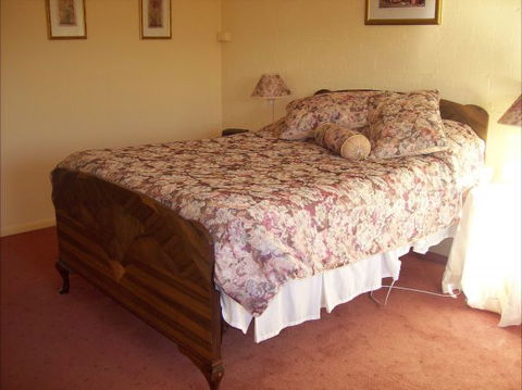 Colonial Inn Guest Rooms - Accommodation Bookings 4