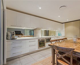 Malibu Shores At Vogue Holiday Homes - Accommodation Bookings 2