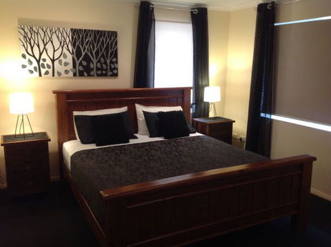 Garunya Executive Townhouse - Accommodation Bookings 2