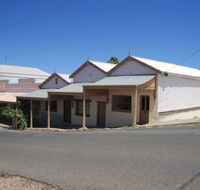 Carmines Antiques and Accommodation - Accommodation Bookings