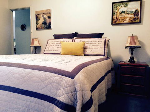 Pizzini's Vineyard Guesthouse - Accommodation Bookings 1
