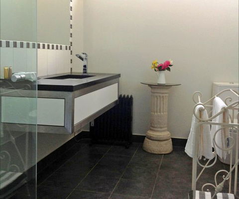 Pizzini's Vineyard Guesthouse - Accommodation Bookings 3