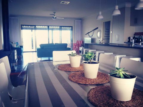 Vintage Oar Holiday House - Accommodation Bookings 1