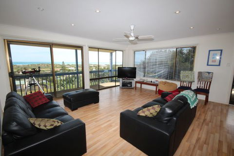 LJ Hooker Goolwa Holiday Rentals - 39 Bradford Road, Goolwa Beach - Accommodation Bookings 0