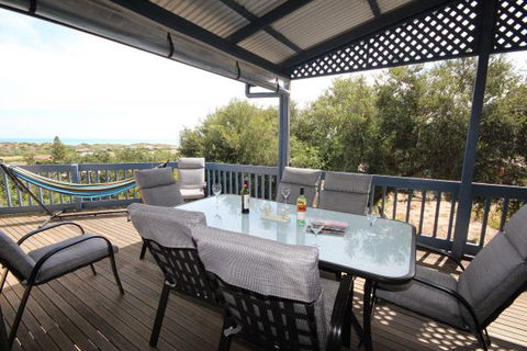 LJ Hooker Goolwa Holiday Rentals - 39 Bradford Road, Goolwa Beach - Accommodation Bookings 1