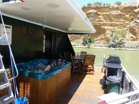 Takeme2 Houseboat - Accommodation Bookings 4