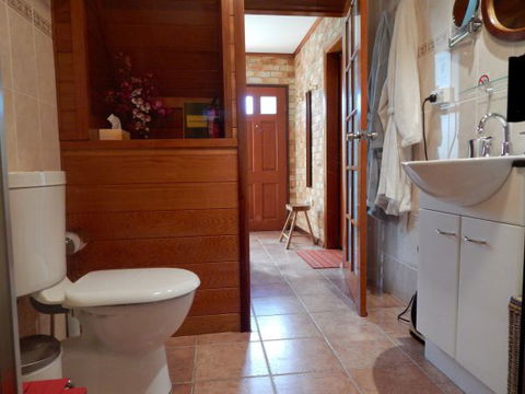 Bet's Bed And Breakfast Studio - Accommodation Bookings 9