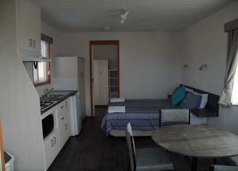 Lake Colac Caravan Park - Accommodation Bookings 5