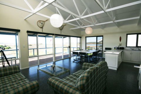 LJ Hooker Goolwa Holiday Rentals - 25 Barrage Road, Goolwa South - Accommodation Bookings 1