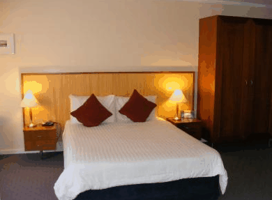 Ocean Beach Hotel