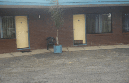 Rainbow Motor Lodge Pot Of Gold - thumb 1