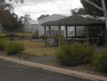 Rainbow Motor Lodge Pot Of Gold - Accommodation Bookings 2