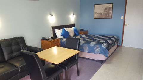 Sandstock Motor Inn - Accommodation Bookings 3