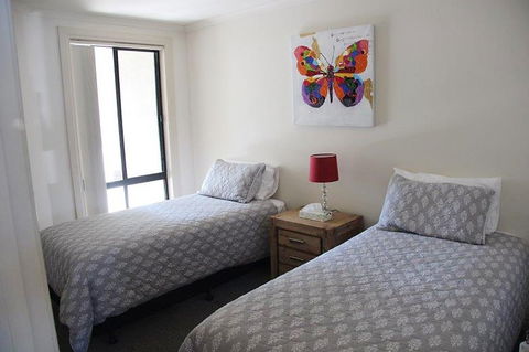 Cliff House Beachfront Villas - Accommodation Bookings 3