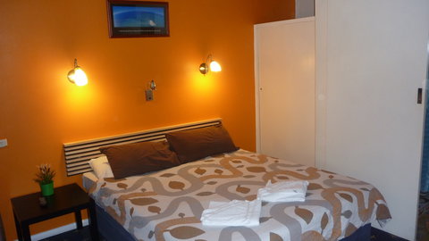 Adelaide Traveller's Inn Backpackers - Accommodation Bookings 0