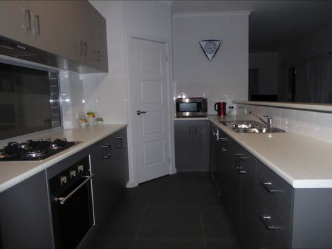 Adelaide Holiday House - Accommodation Bookings 6