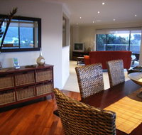 C-Deck Beach House Apartment - Accommodation Bookings