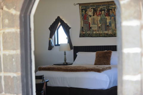 Castle Suites - Kryal Castle - Accommodation Bookings 2