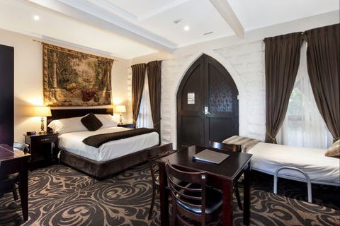 Castle Suites - Kryal Castle - Accommodation Bookings 9