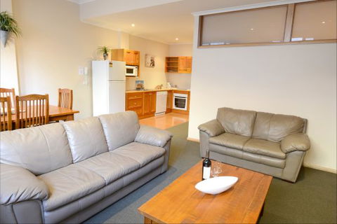 Falls Creek Country Club - Accommodation Bookings 9