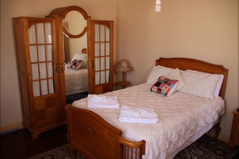 Hotel Corones Charleville - Accommodation Bookings 2