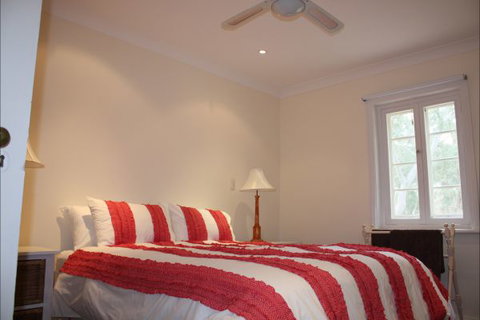 Hughes Park Cottage & Weddings - Accommodation Bookings 1