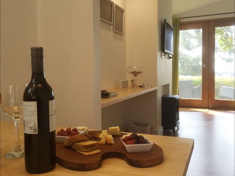 Jonathan Art Centre - Jarramarrumba House - Accommodation Bookings 3