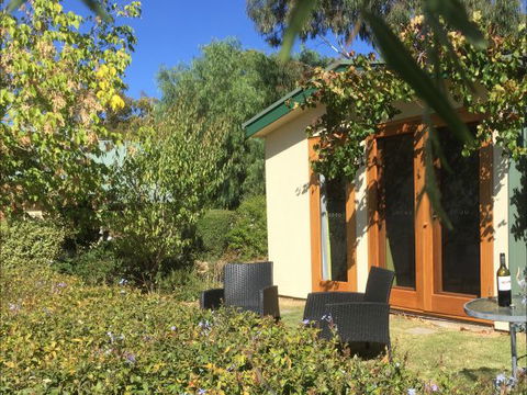 Jonathan Art Centre - Jarramarrumba House - Accommodation Bookings 4