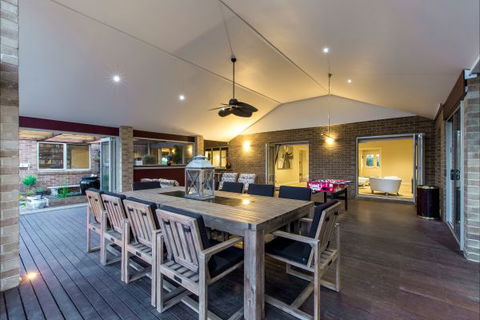 La Bella Vita - Accommodation Bookings 5